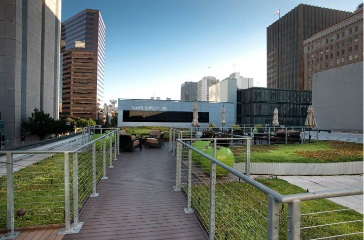 Reservable, pay-as-you-go conference rooms; Cafe-style seating for drop-in use; Dedicated desks