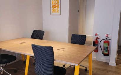 Desk Space for Rent in Trendy Fitzrovia Office! Available Immediately - Great Central London Location Desk Space for Rent in Trendy Fitzrovia Office! Available Immediately - Great Central London Location