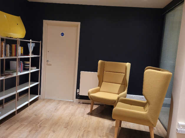 Desk Space for Rent in Trendy Fitzrovia Office! Available Immediately - Great Central London Location Desk Space for Rent in Trendy Fitzrovia Office! Available Immediately - Great Central London Location