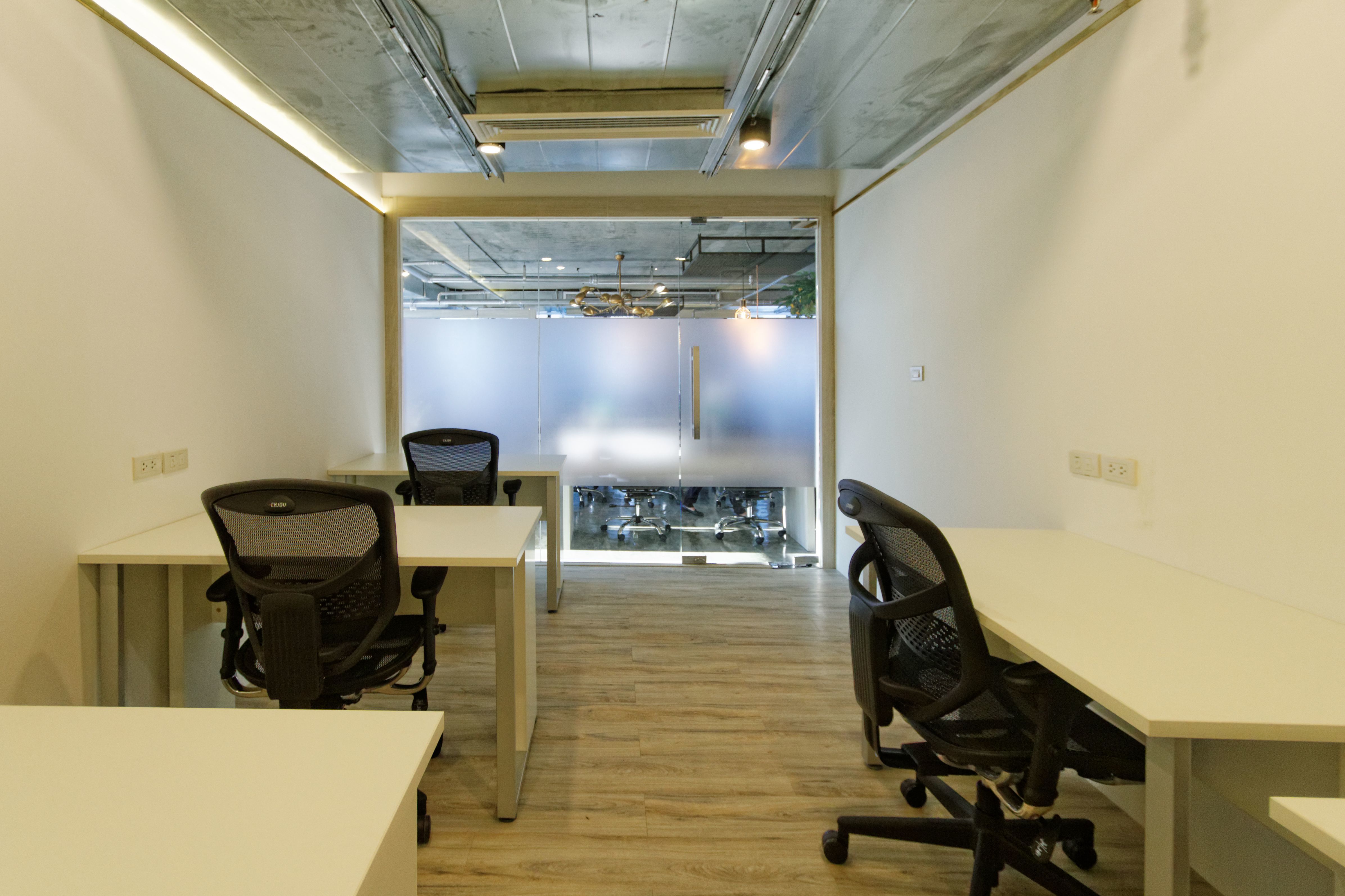 Five-Seats Private Office