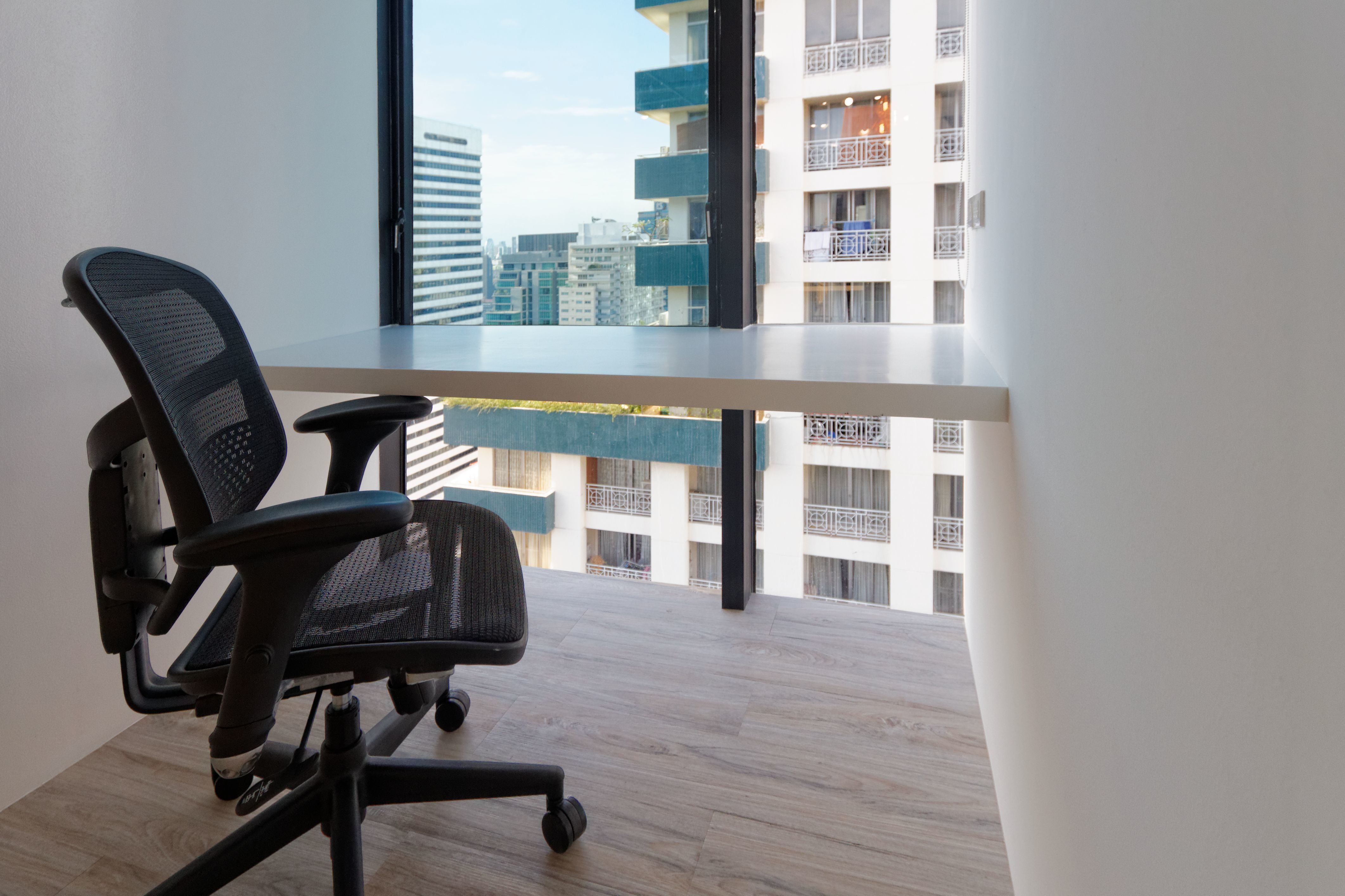 One-Seat Private Office