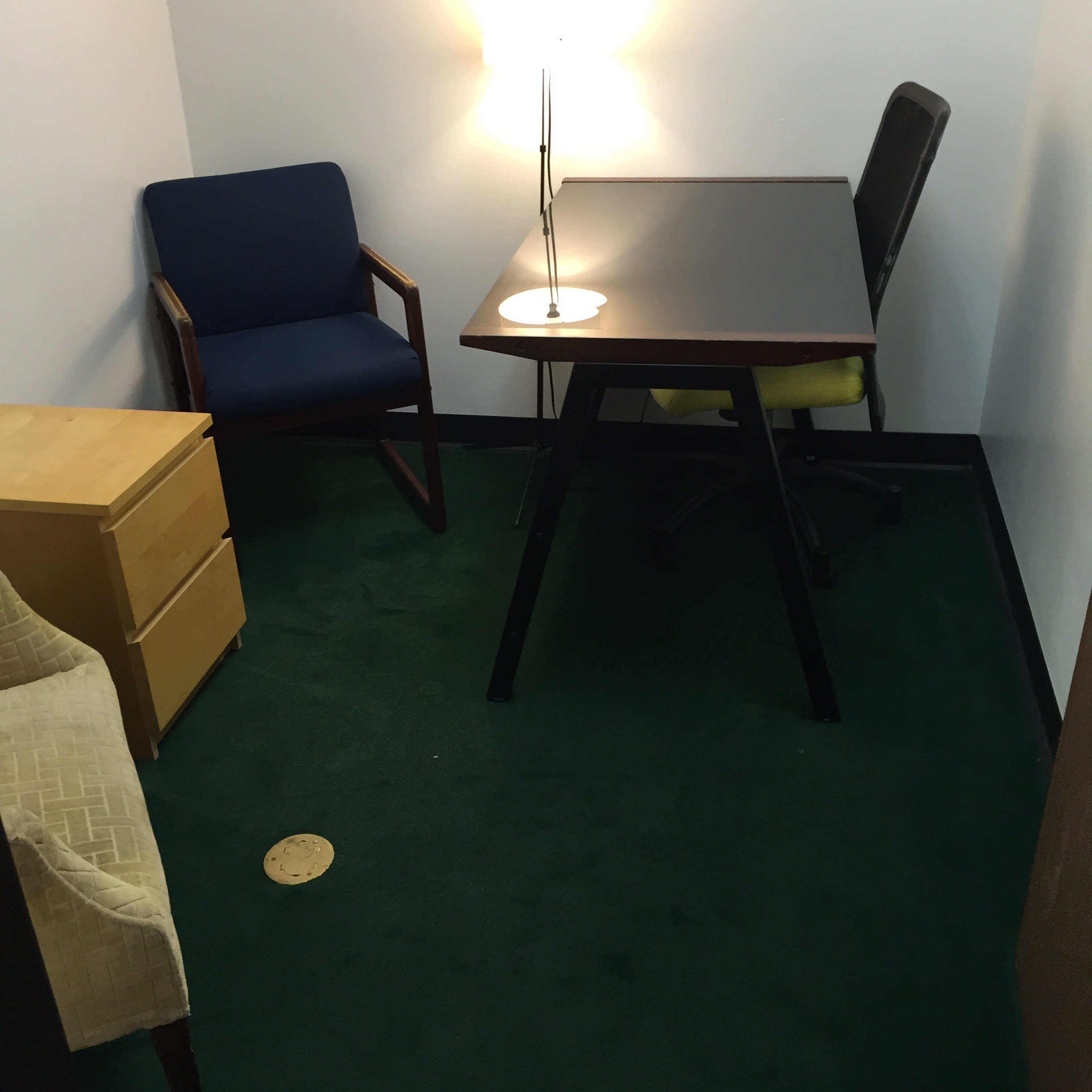 24 Hour Desk Desks Near Me