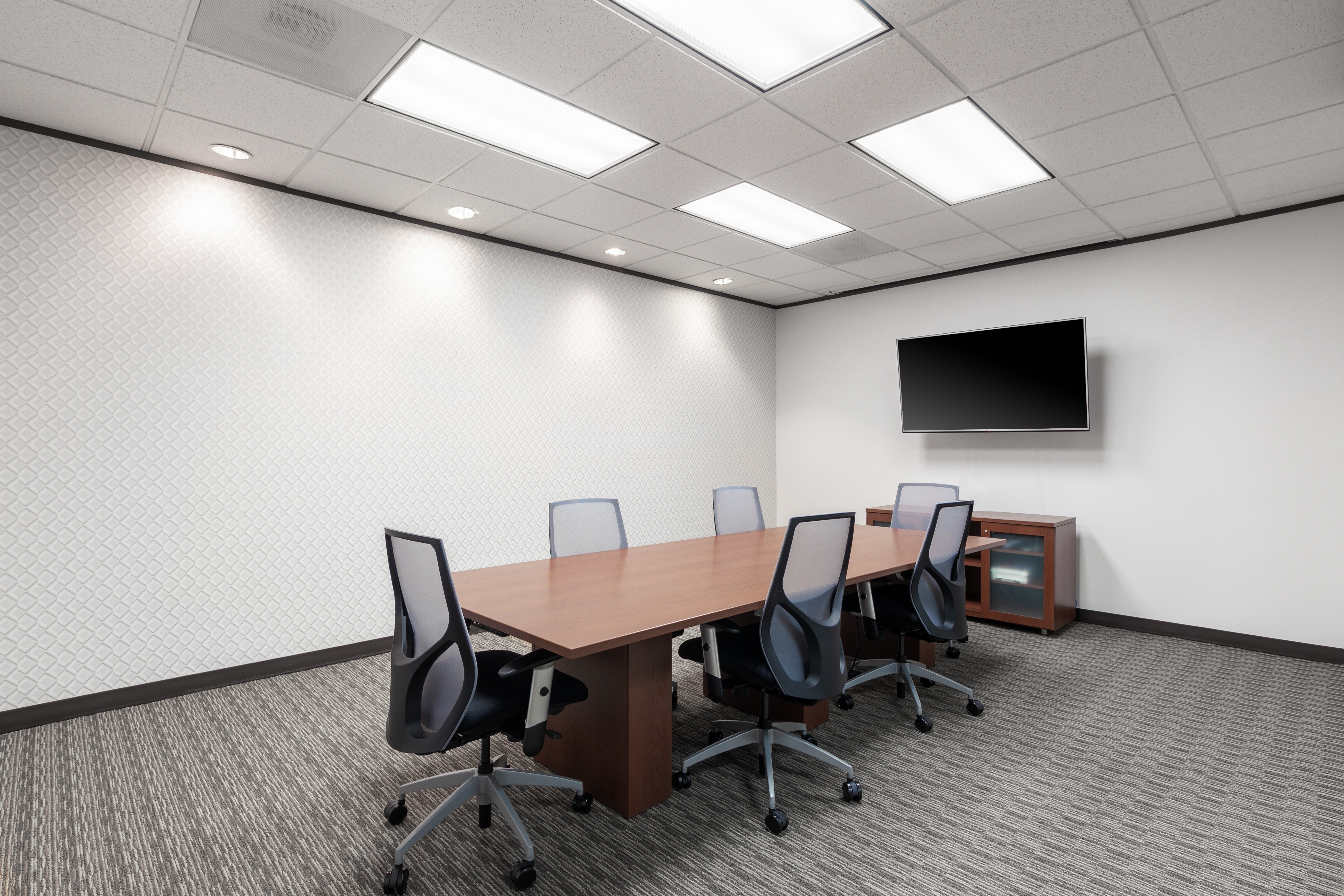 Unlimited coworking access in One Riverway