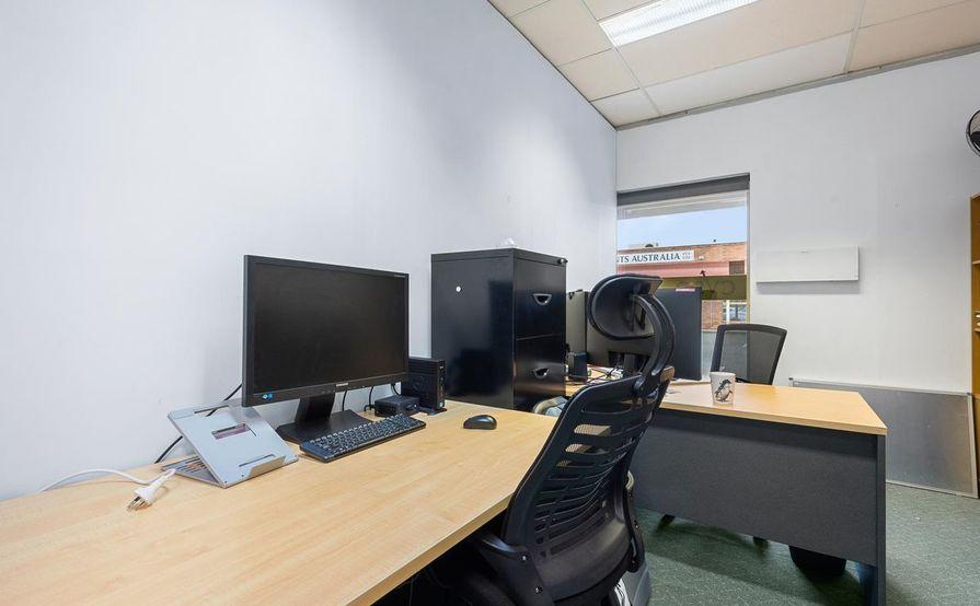 1-2 Person Serviced Office