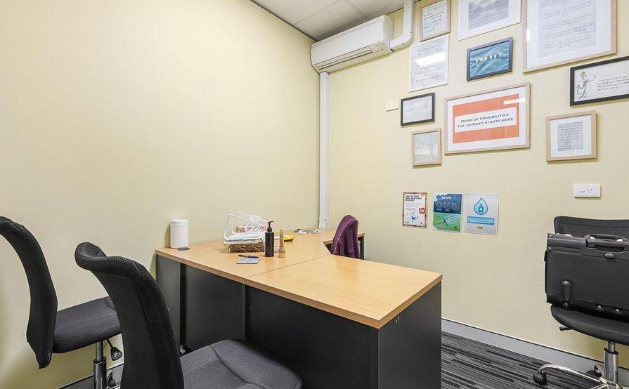 1-2 Person Serviced Office