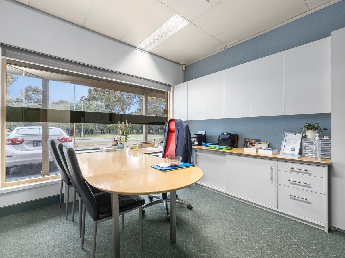 1-2 Person Serviced Office 1-2 Person Serviced Office