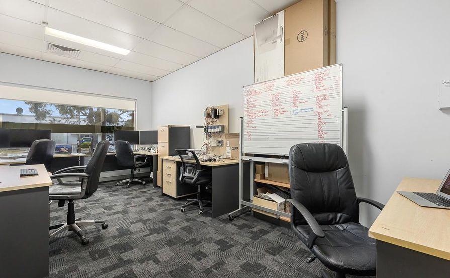 1-2 Person Serviced Office 1-2 Person Serviced Office