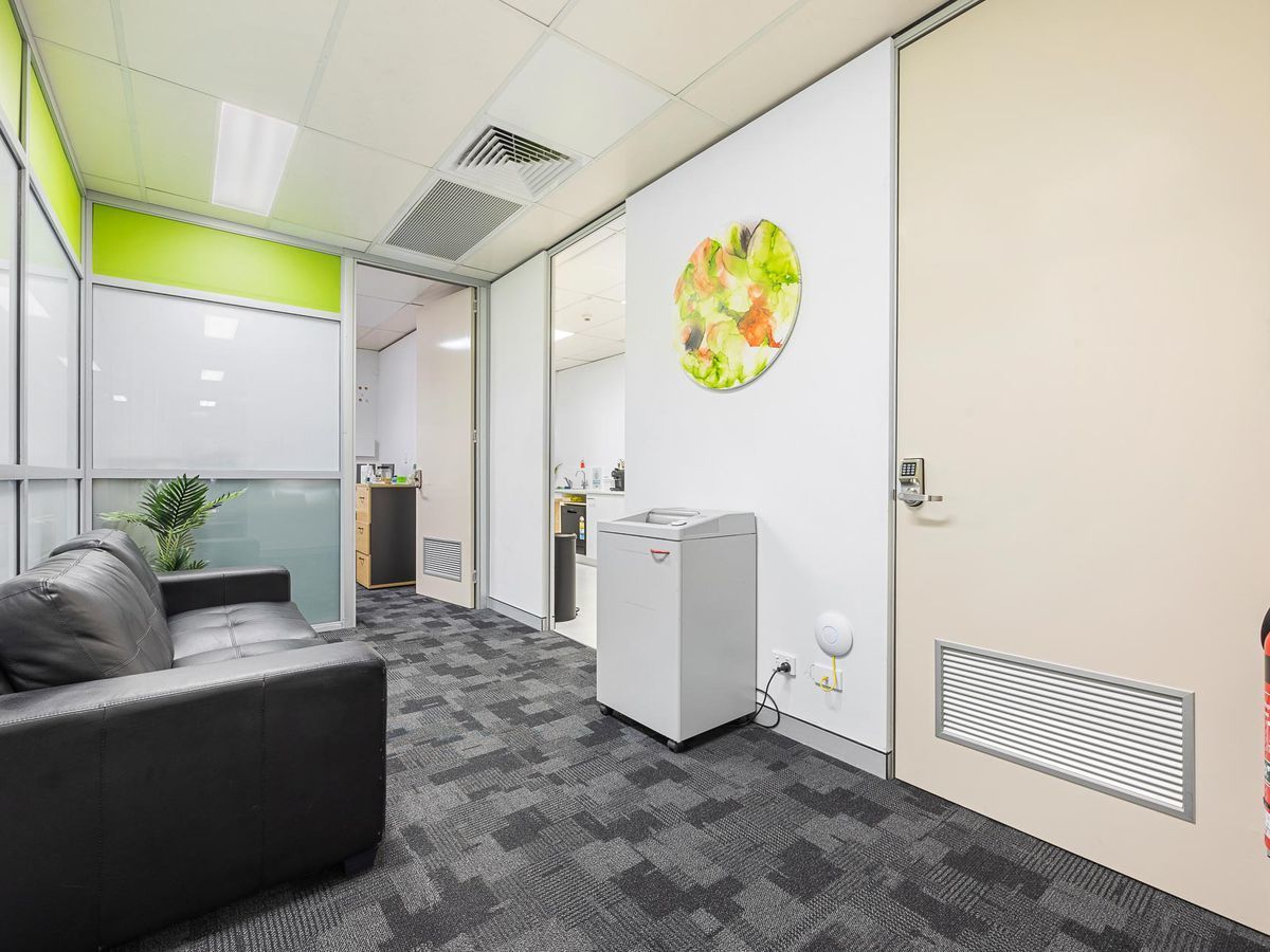 2 - 3 Person Serviced Office 2 - 3 Person Serviced Office