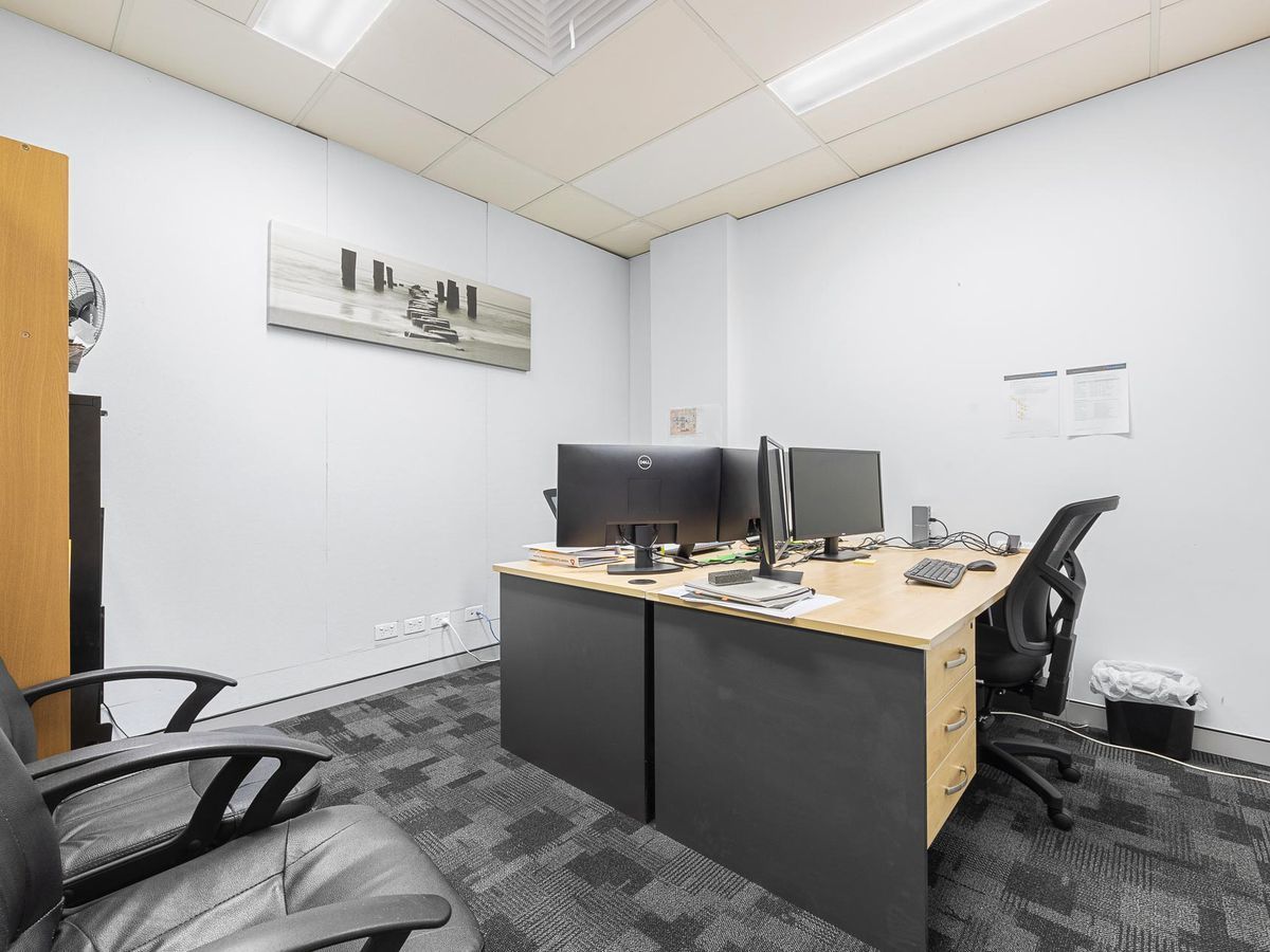 2 - 3 Person Serviced Office 2 - 3 Person Serviced Office