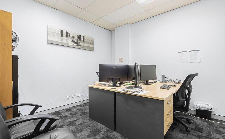 2 - 3 Person Serviced Office 2 - 3 Person Serviced Office