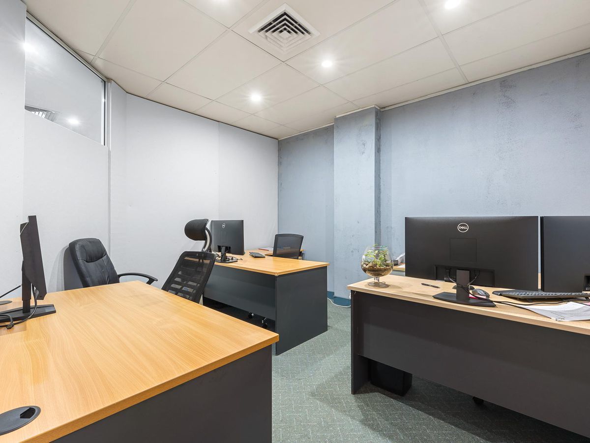 2 - 3 Person Serviced Office 2 - 3 Person Serviced Office