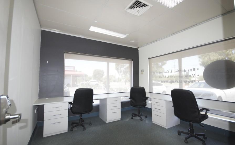 2 - 3 Person Serviced Office