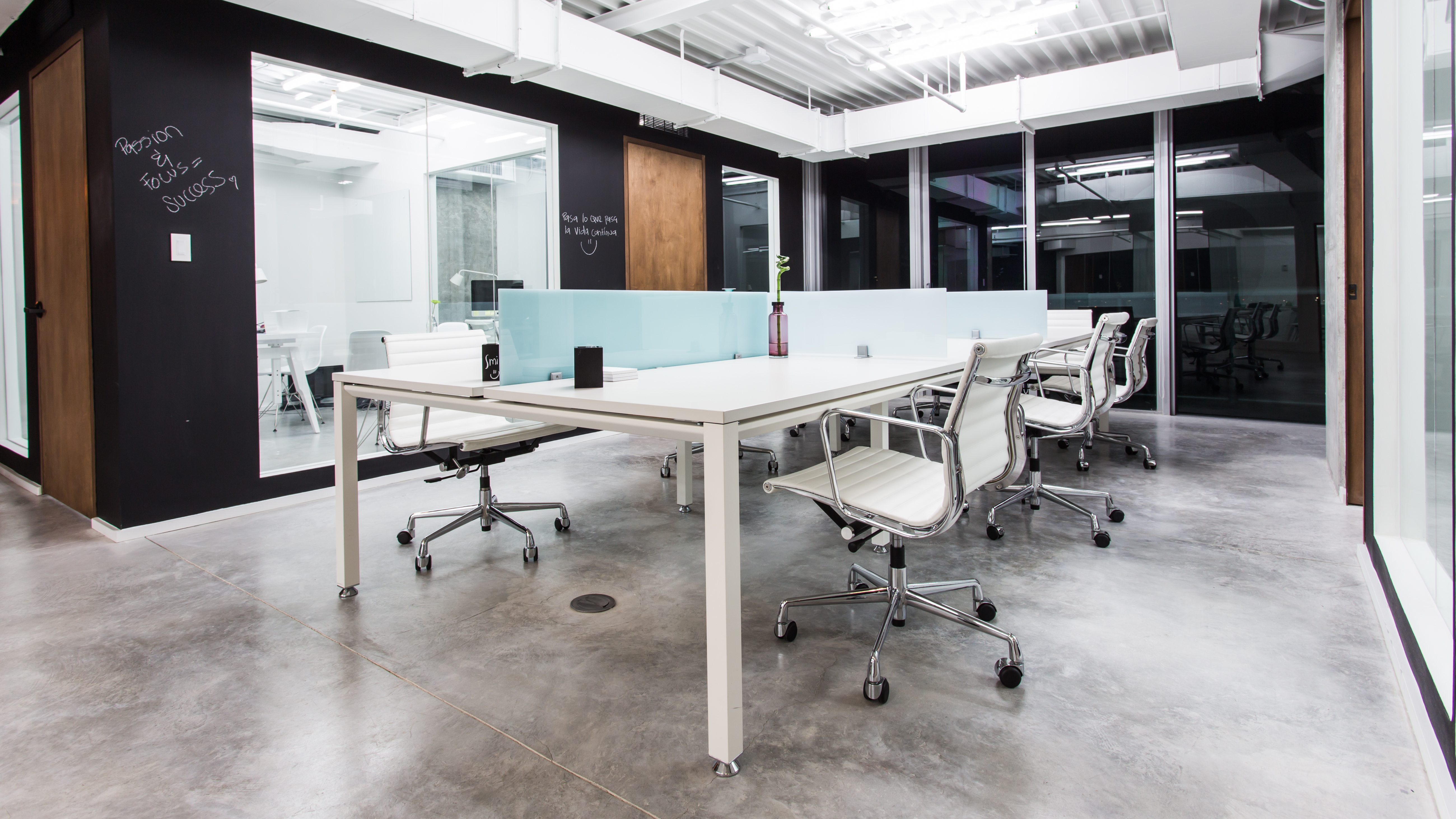 Dedicated desk - AMAZING VIEW!