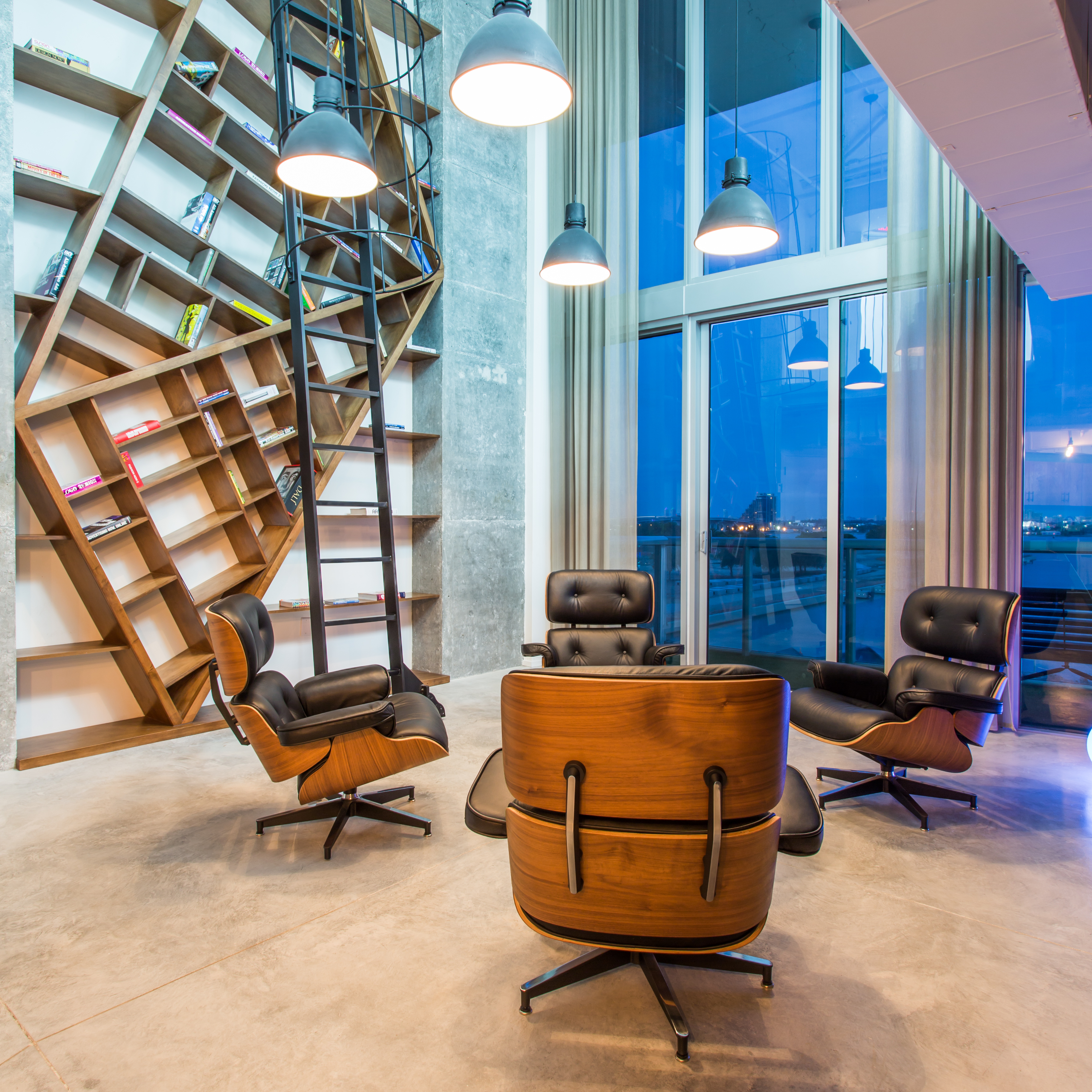 Dedicated desk - AMAZING VIEW!