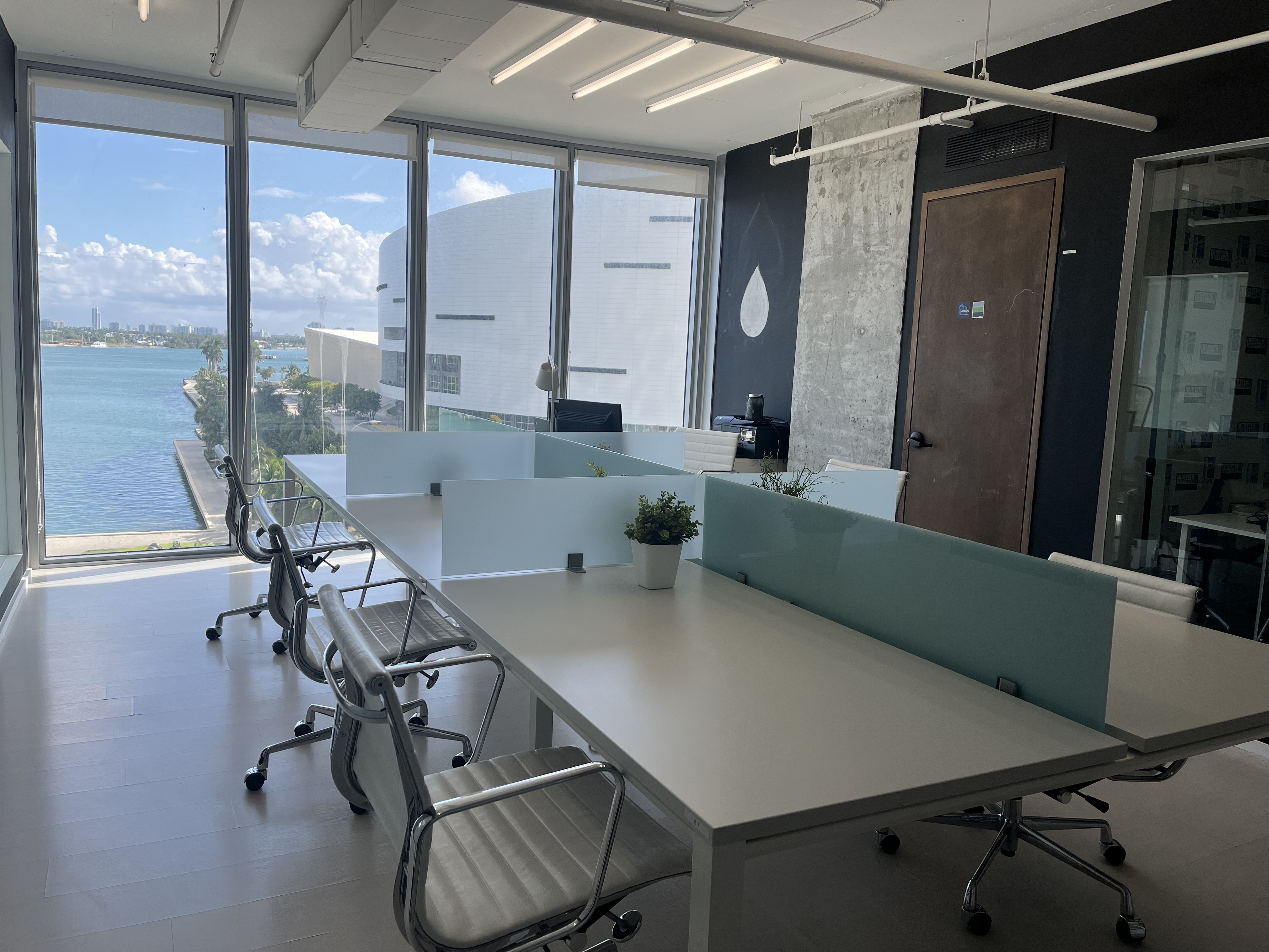 Dedicated desk - AMAZING VIEW!