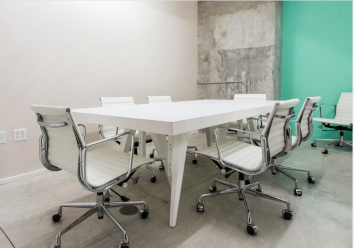 Meeting Room w/ 6 seats