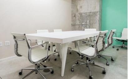 Meeting Room w/ 6 seats Meeting Room w/ 6 seats