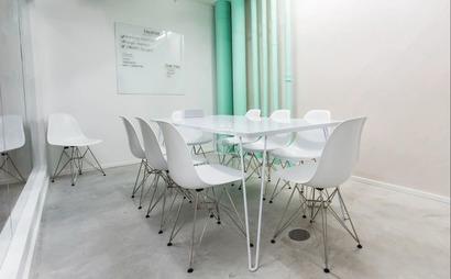 Tropical Meeting Room w/ 6 seats Tropical Meeting Room w/ 6 seats