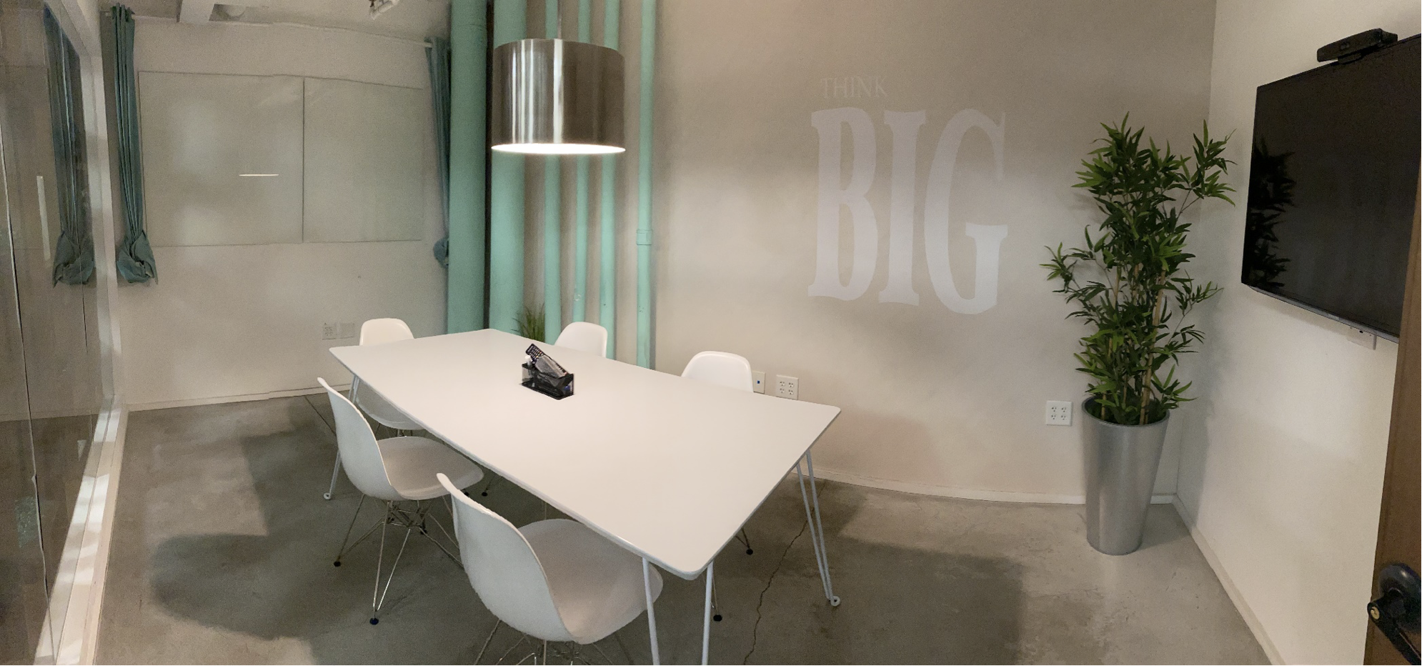 Tropical Meeting Room w/ 6 seats