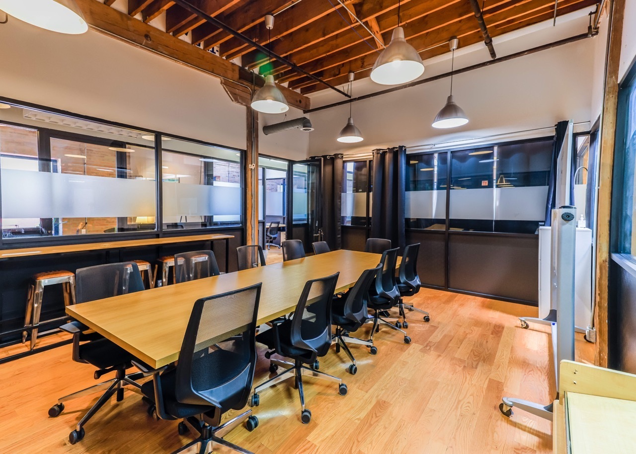 Magnificent Mile Conference room w/ 12 seats