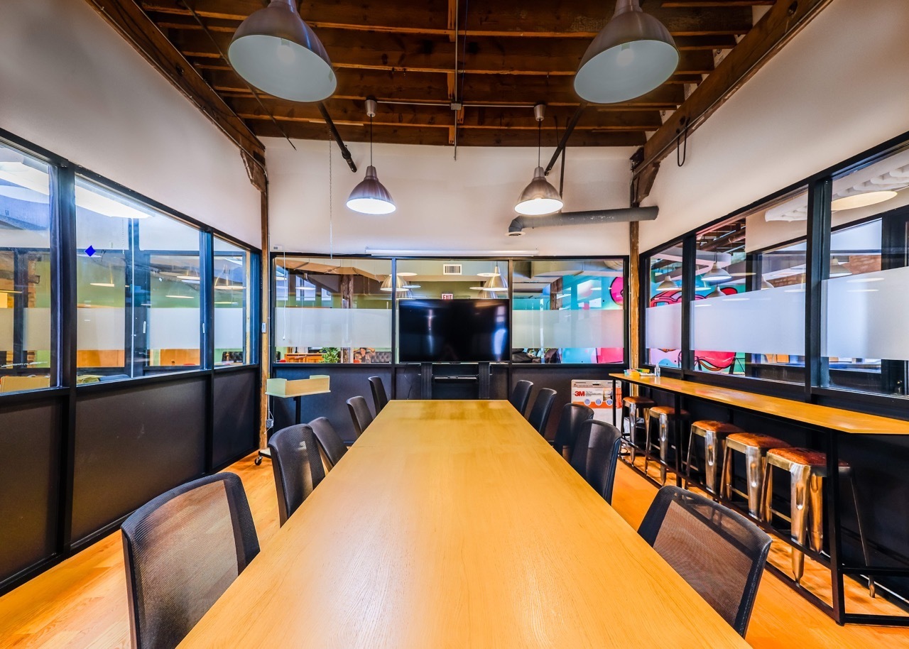 Magnificent Mile Conference room w/ 12 seats