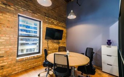Lake Michigan Meeting Room w/ 6 seats Lake Michigan Meeting Room w/ 6 seats