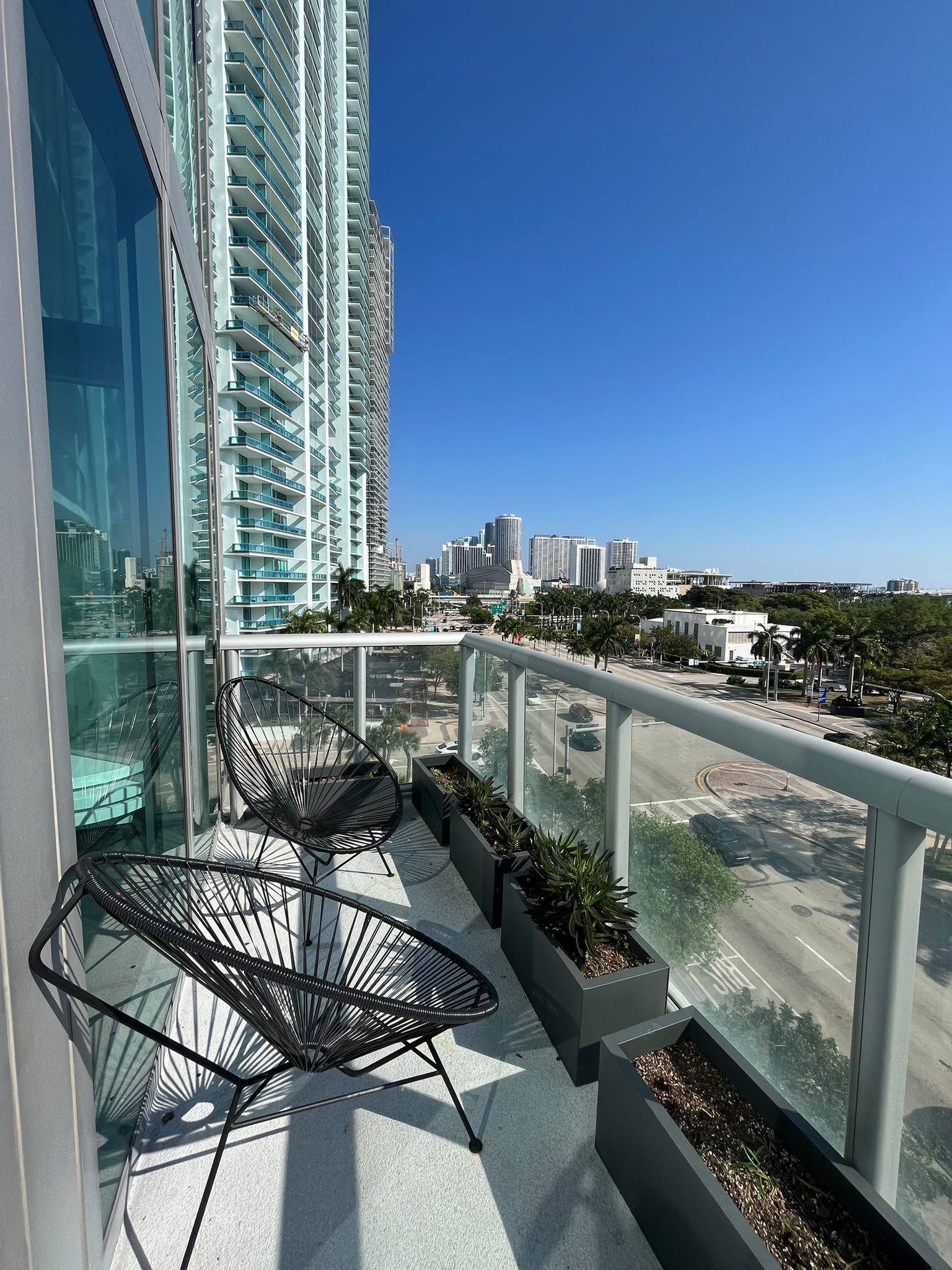 Suite for a team of 14! EXCLUSIVE balcony! (501c) Suite for a team of 14! EXCLUSIVE balcony! (501c)