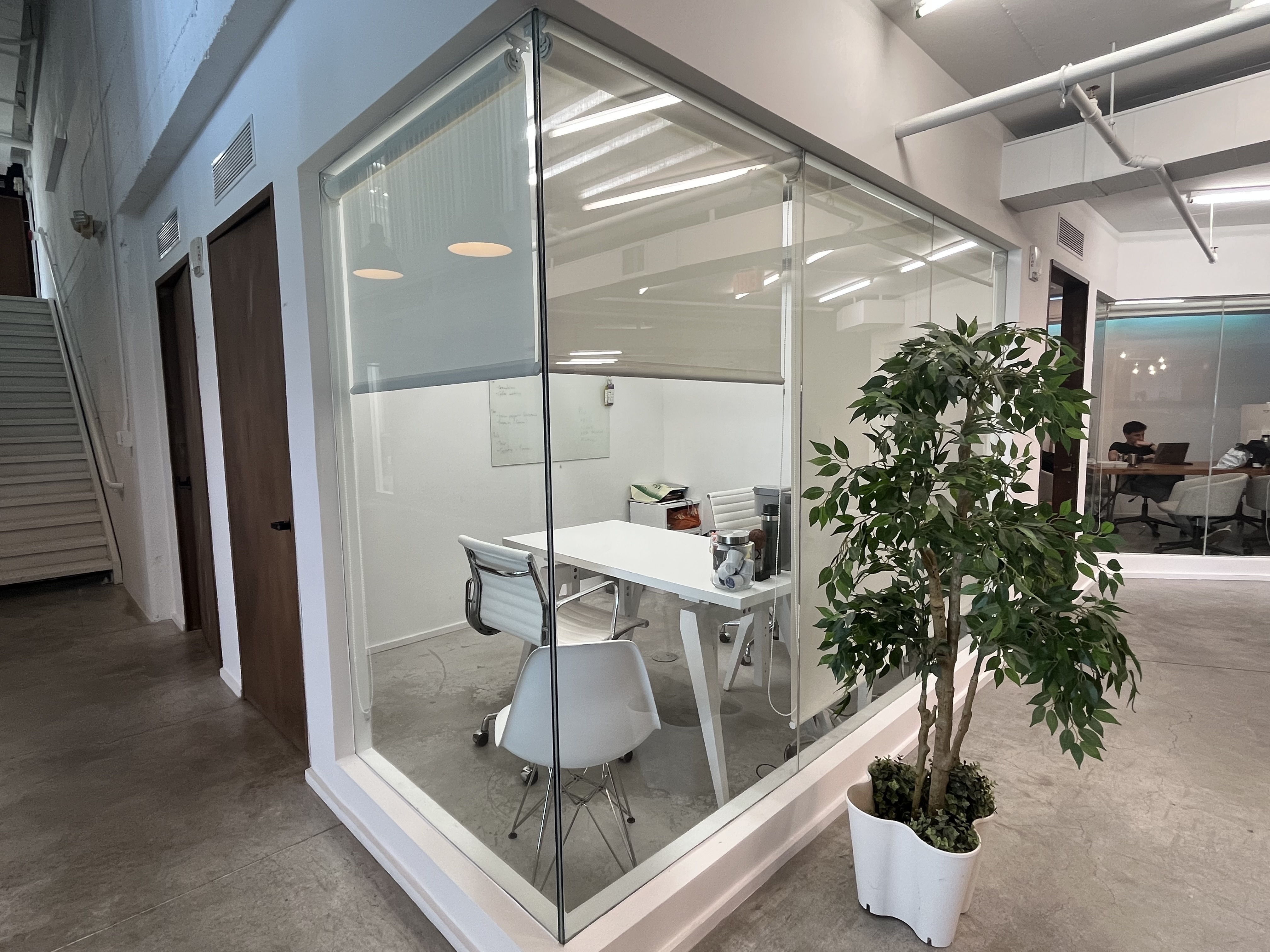 Corner office for 2 (513)