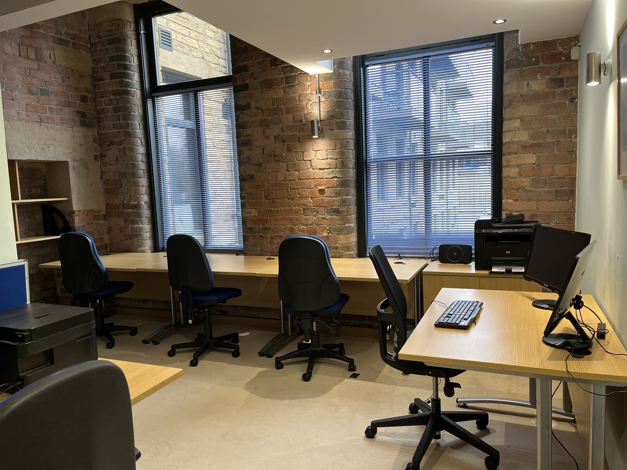 5 desks available in our newly refurbished office space