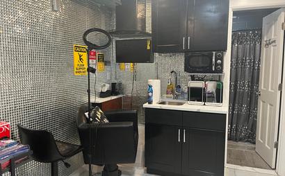 BECOME OR REMAIN AN ENTREPRENEUR BECOME OR REMAIN AN ENTREPRENEUR