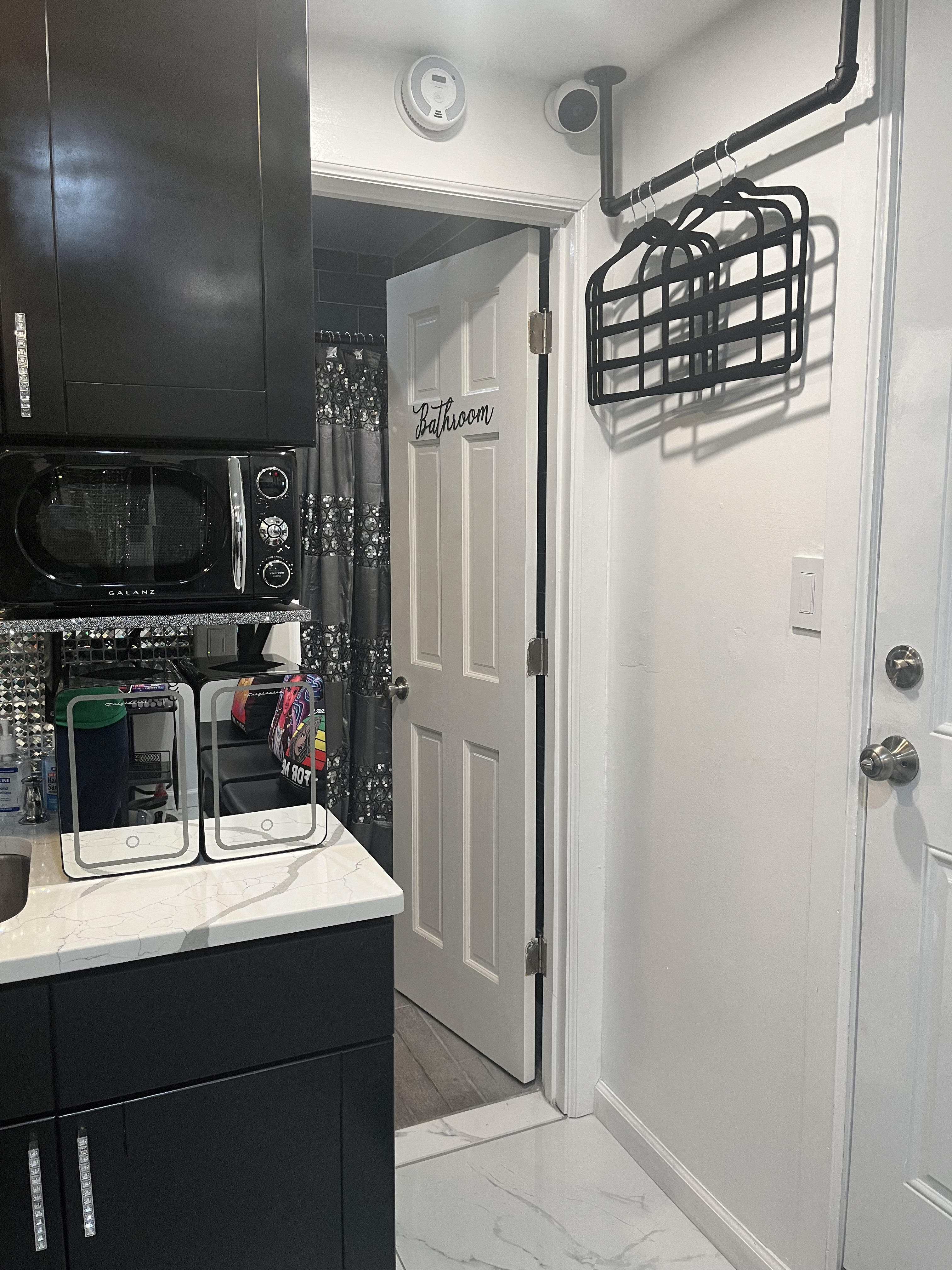 BECOME OR REMAIN AN ENTREPRENEUR