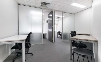 Fully serviced open plan office space for you and your team in The Plaza at River Bend