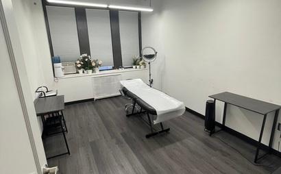 PMU Esthetician Massage Ready to Use Treatment Room PMU Esthetician Massage Ready to Use Treatment Room