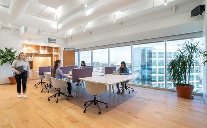 Work, meet and collaborate in a shared office space in Spaces Columbus - 21 E State Street Work, meet and collaborate in a shared office space in Spaces Columbus - 21 E State Street