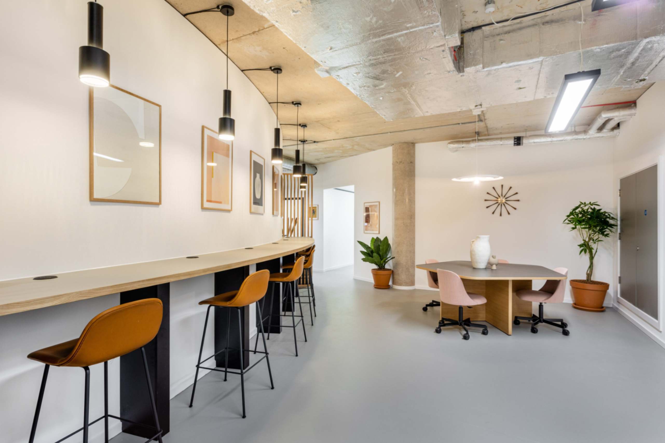 Beautifully designed office space for 3 persons in Spaces Columbus - 21 E State Street Beautifully designed office space for 3 persons in Spaces Columbus - 21 E State Street