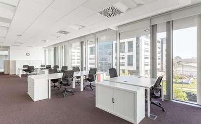 Fully serviced open plan office space for you and your team in Southwest Freeway Fully serviced open plan office space for you and your team in Southwest Freeway