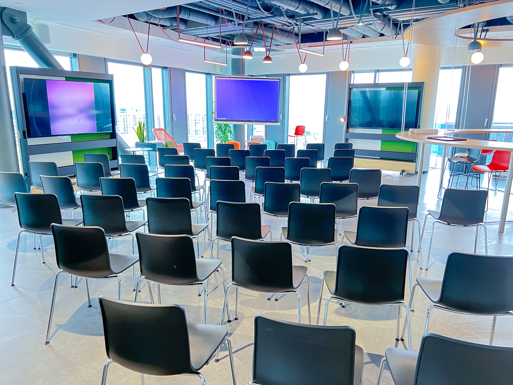 Hotspot Skyhub Conferences and Workshops Space