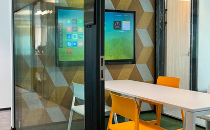 Hotspot Workhub Meeting Room 5 seats Hotspot Workhub Meeting Room 5 seats