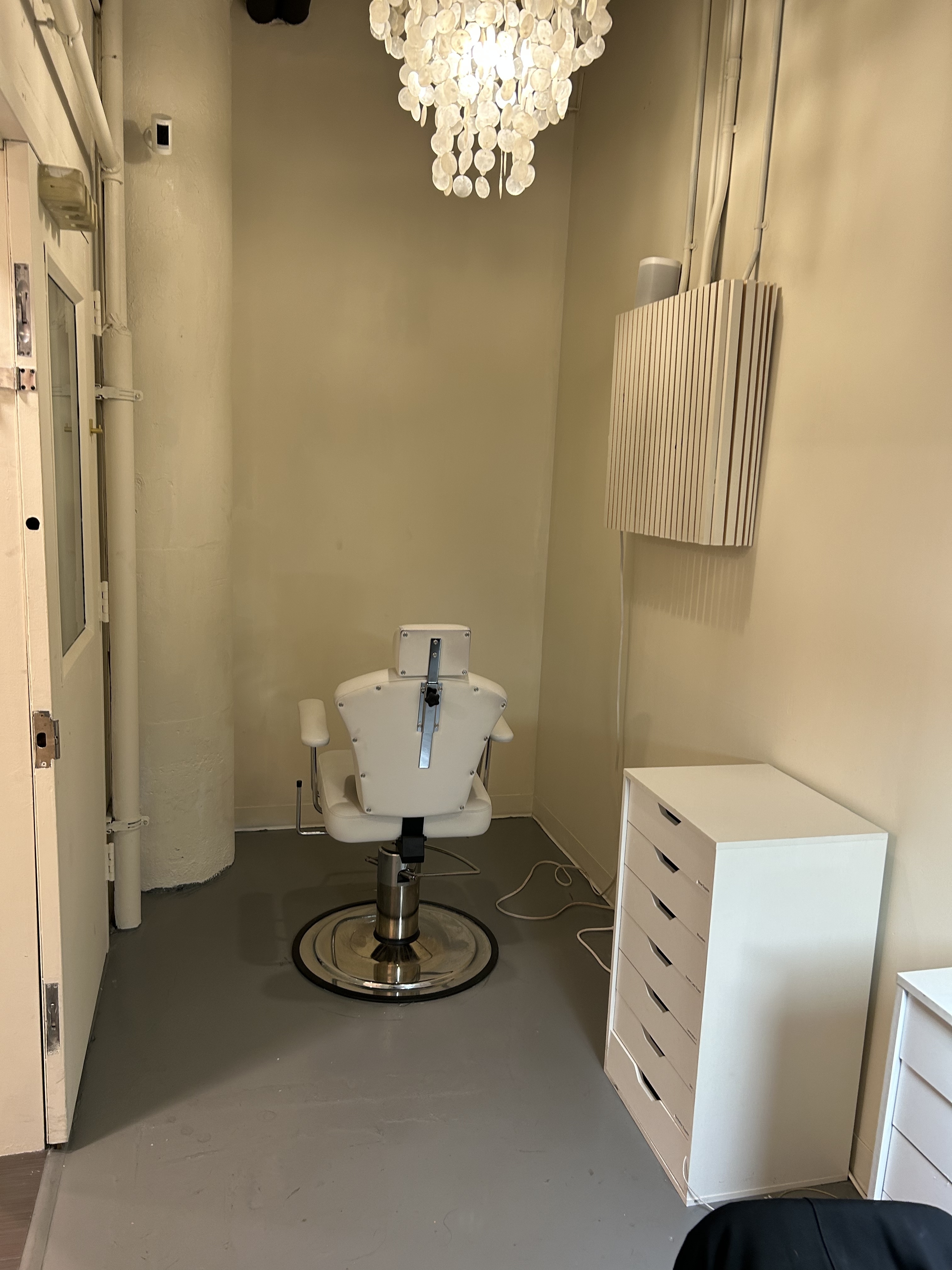 Space for rent at a Beauty Studio 