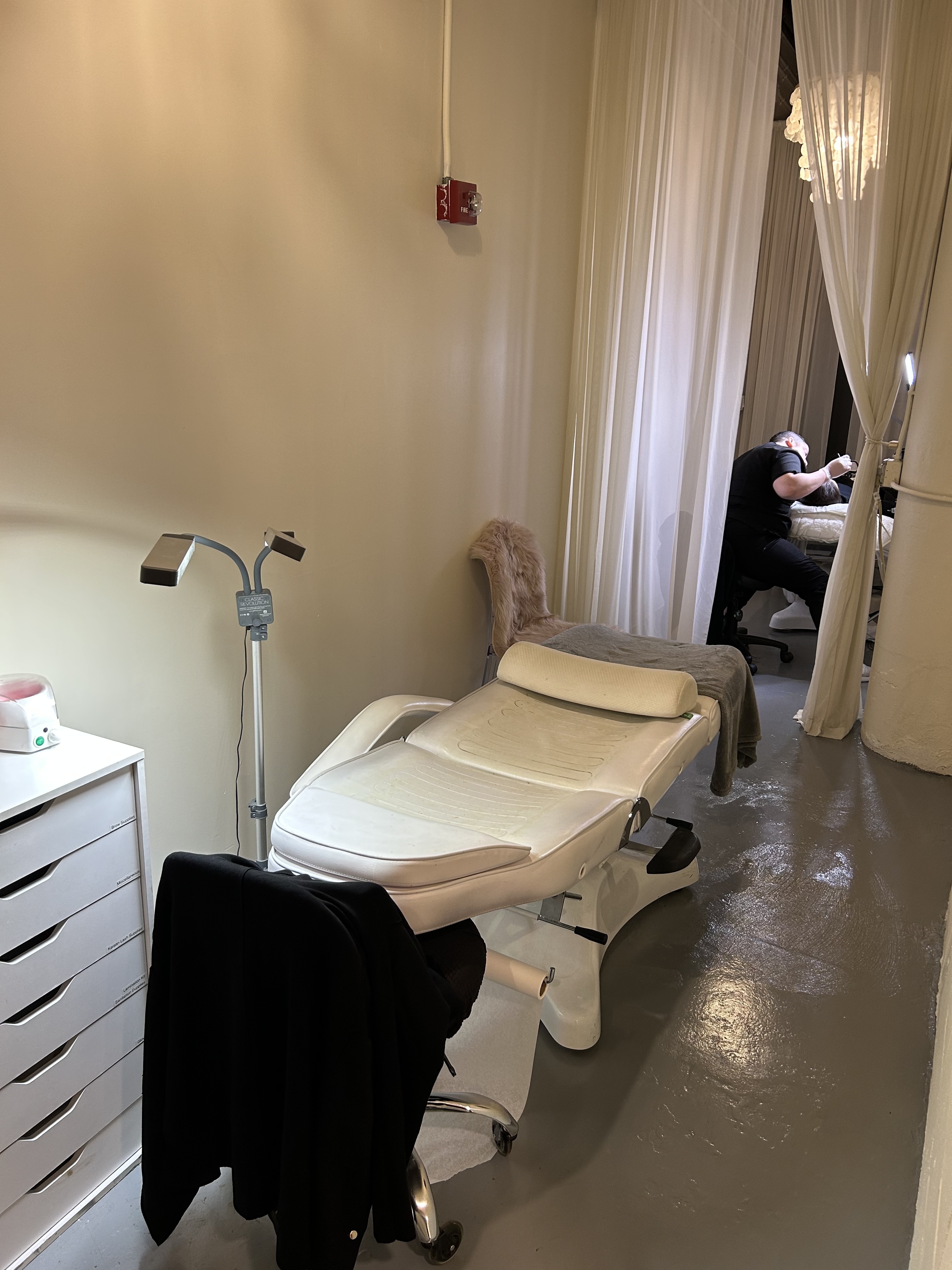 Space for rent at a Beauty Studio 