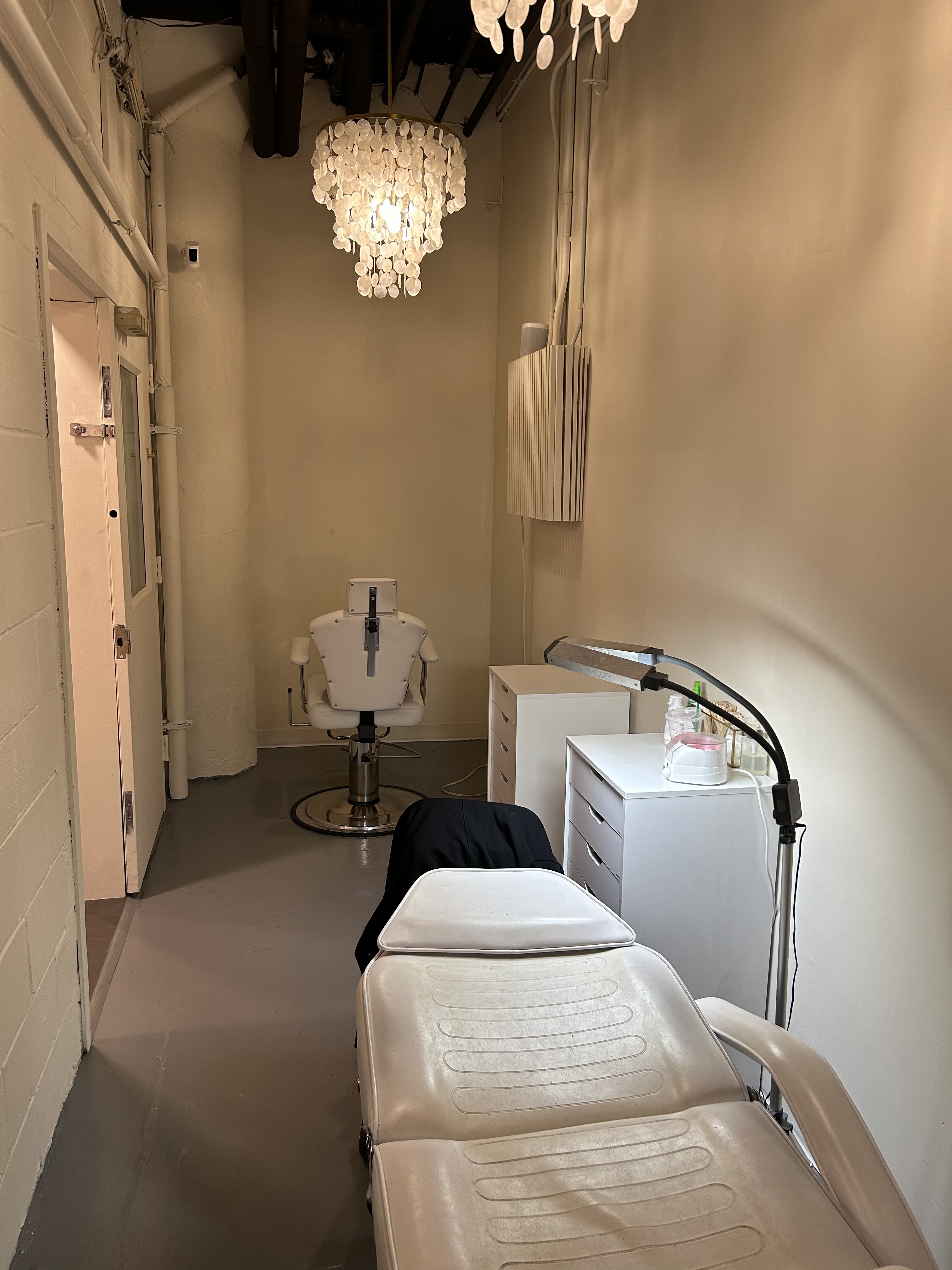 Space for rent at a Beauty Studio 