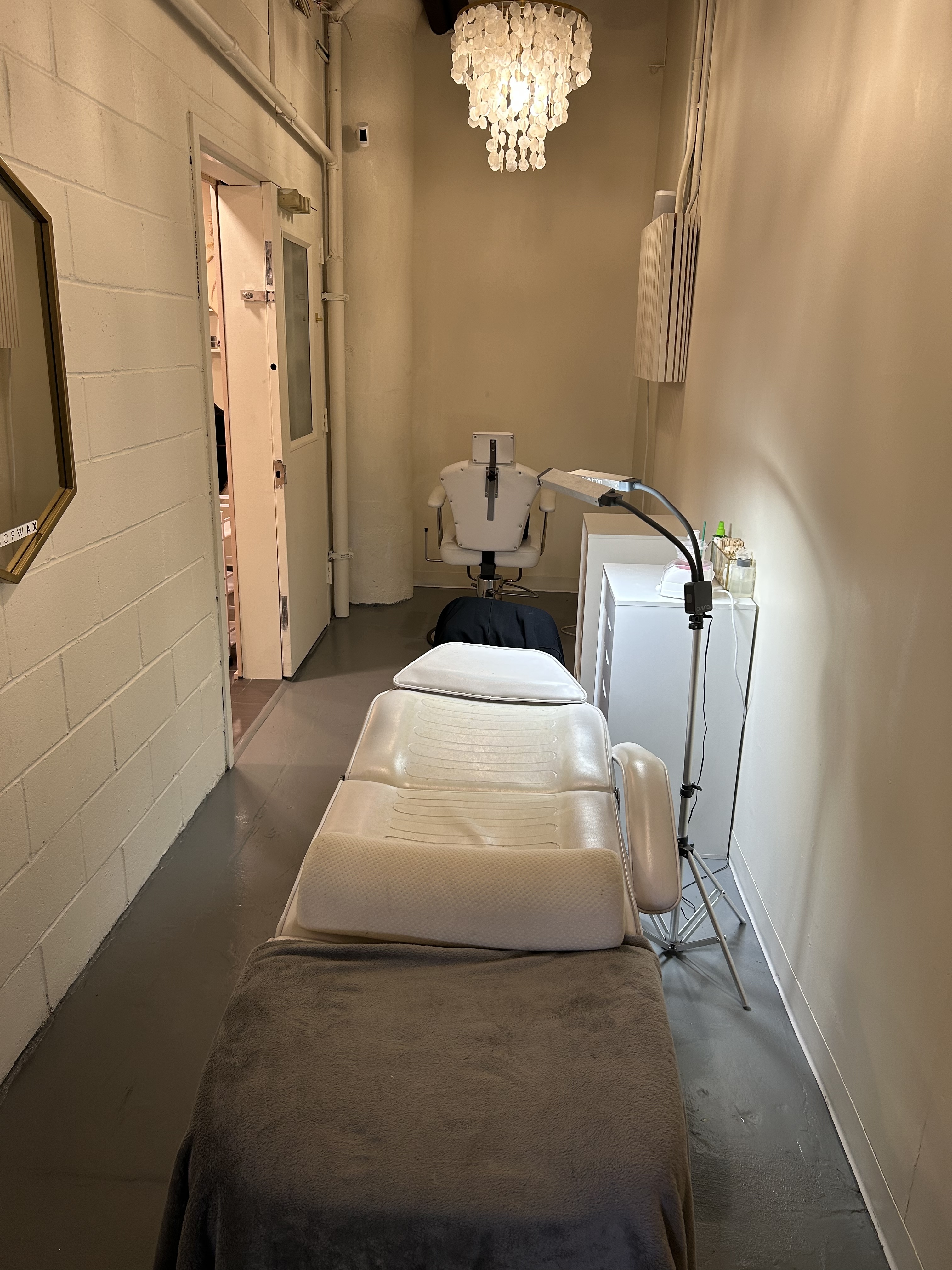 Space for rent at a Beauty Studio 