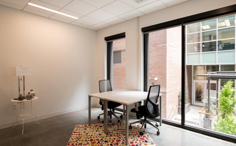 Tailor-made dream offices for 1 person in Spaces Pioneer Square