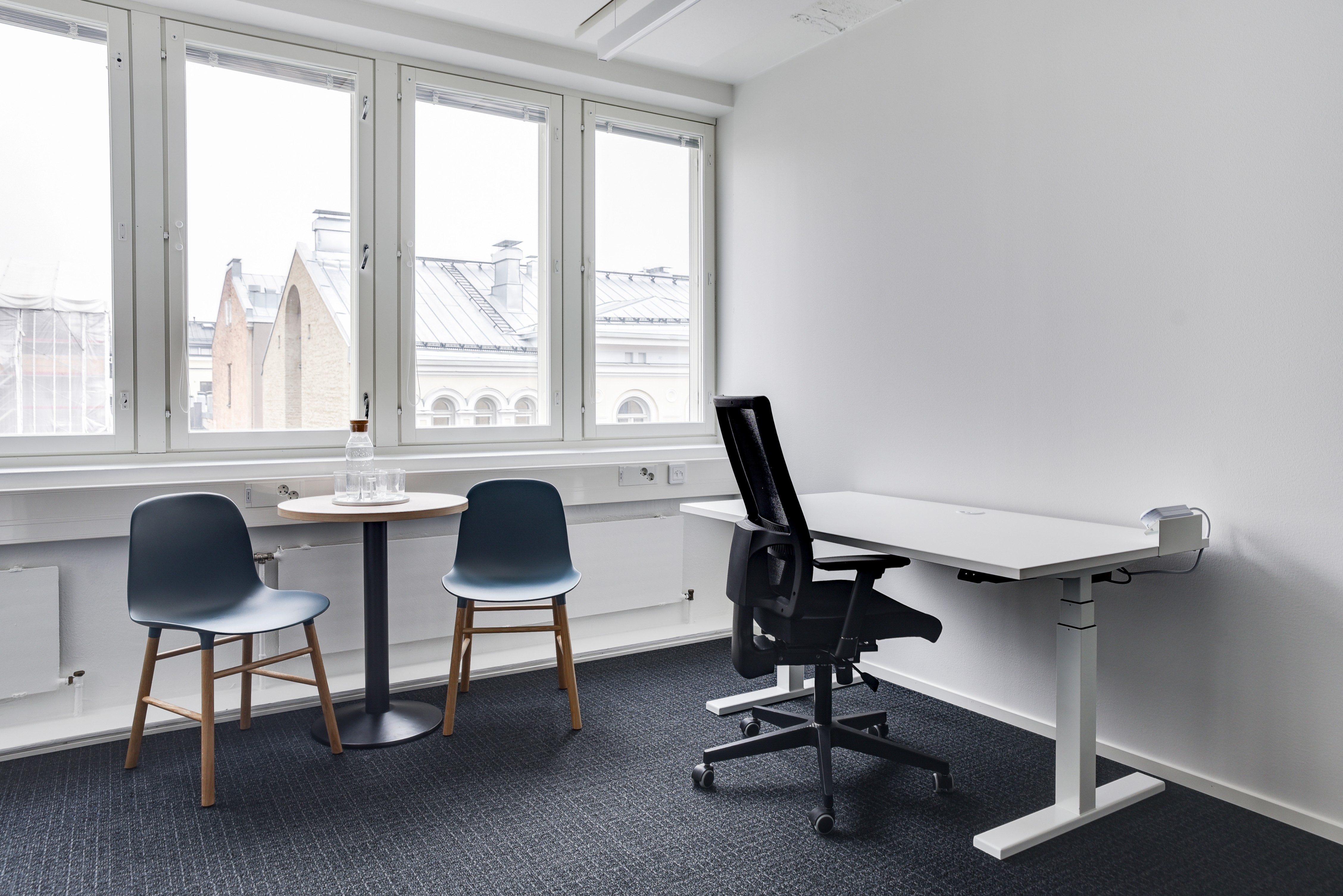 Tailor-made dream offices for 1 person in Spaces Pioneer Square Tailor-made dream offices for 1 person in Spaces Pioneer Square