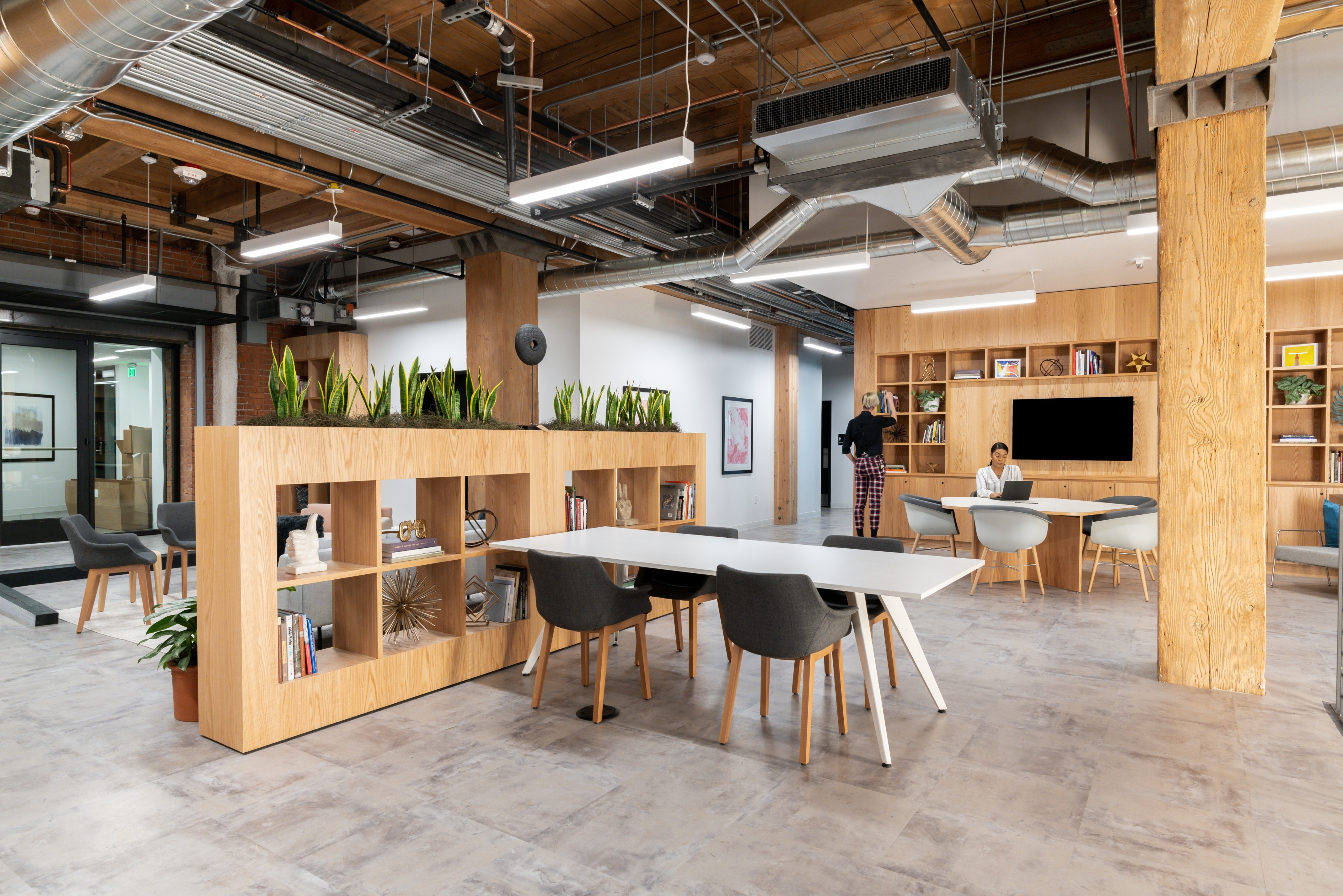 Find office space in Spaces Pioneer Square for 5 persons with everything taken care of Find office space in Spaces Pioneer Square for 5 persons with everything taken care of