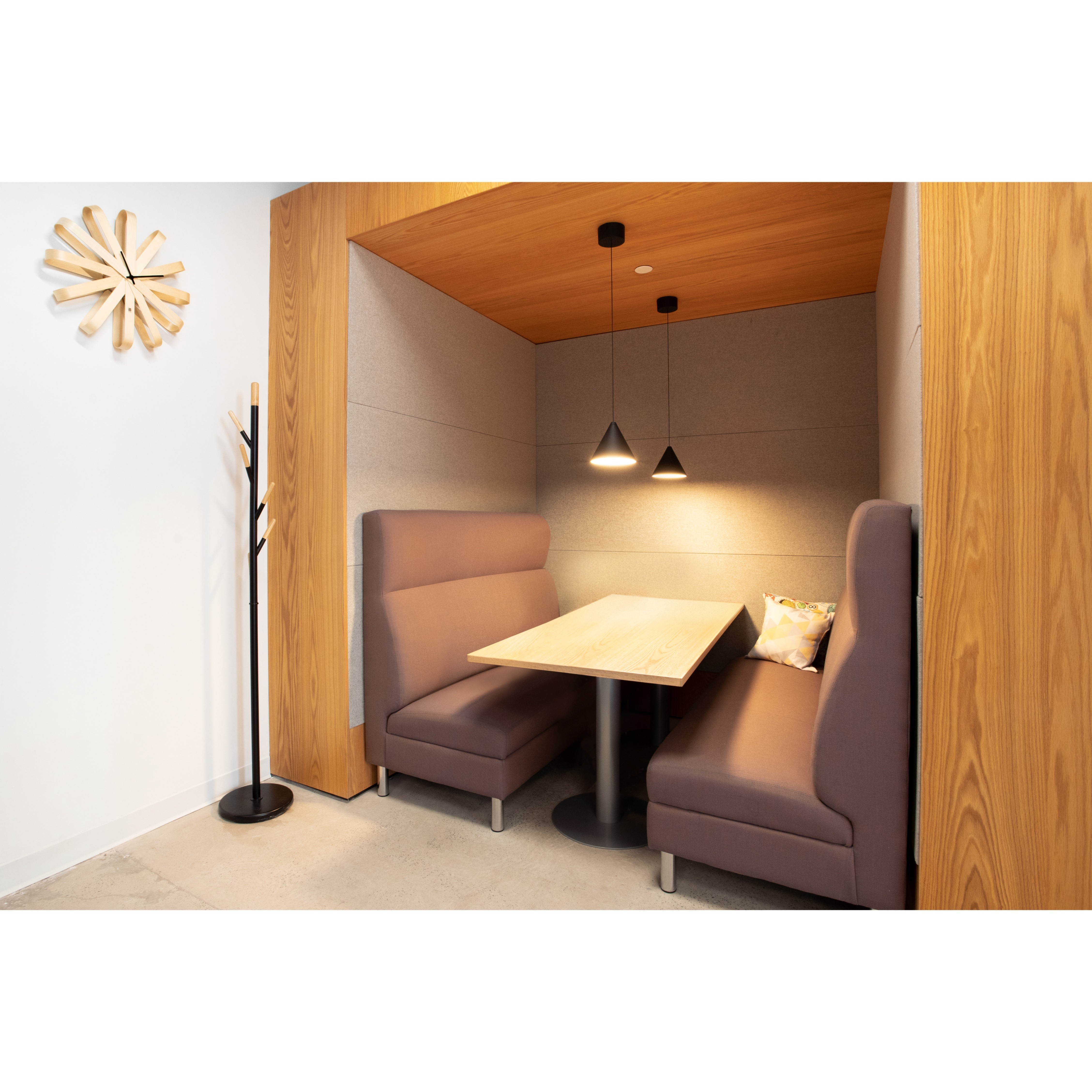 Work, meet and collaborate in a shared office space in Spaces Trade and Tryon Work, meet and collaborate in a shared office space in Spaces Trade and Tryon