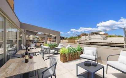 3 Desks Available 3 Desks Available