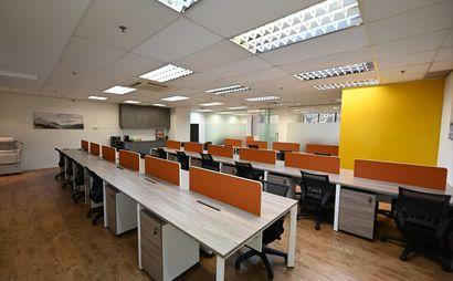 Private Office Window Suite (Room 2) Private Office Window Suite (Room 2)