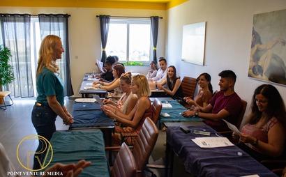 DEDICATED DESK - Gold package DEDICATED DESK - Gold package