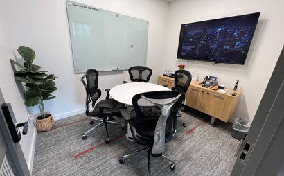 Small Meeting Room(Hourly/Daily/Monthly) Small Meeting Room(Hourly/Daily/Monthly)